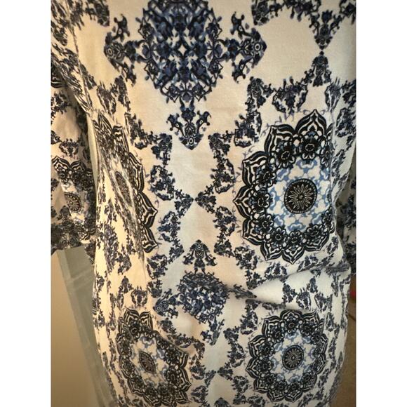 A Pea in the Pod Maternity Dress (Size XS) - Picture 4 of 6